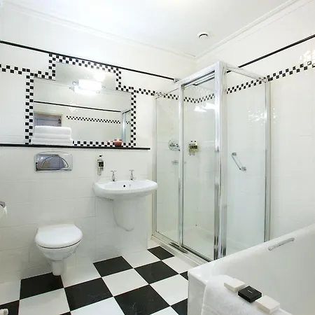 Arbutus Hotel 4*