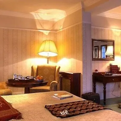 Arbutus Hotel 4*