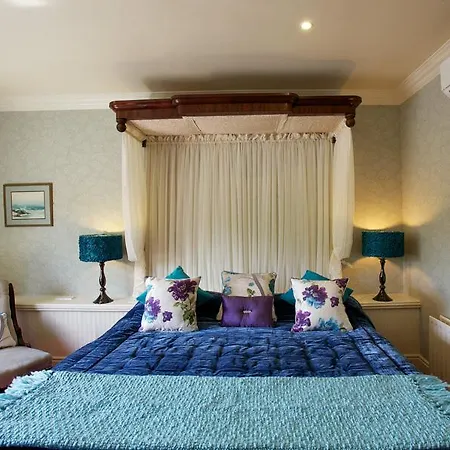 Arbutus Hotel