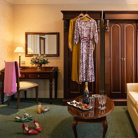 Hotel Arbutus 4*