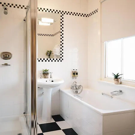 Arbutus 4* Killarney