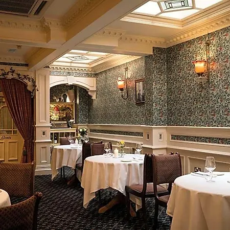 Hotel Arbutus 4*