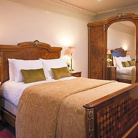Hotel Arbutus 4*