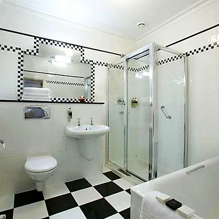 Hotel Arbutus